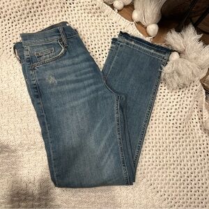 ZARA WOMENS THE SLIM
CROPPED SUM FIT CROPPED LEG
HIGH RISE 6 BLUE JEANS